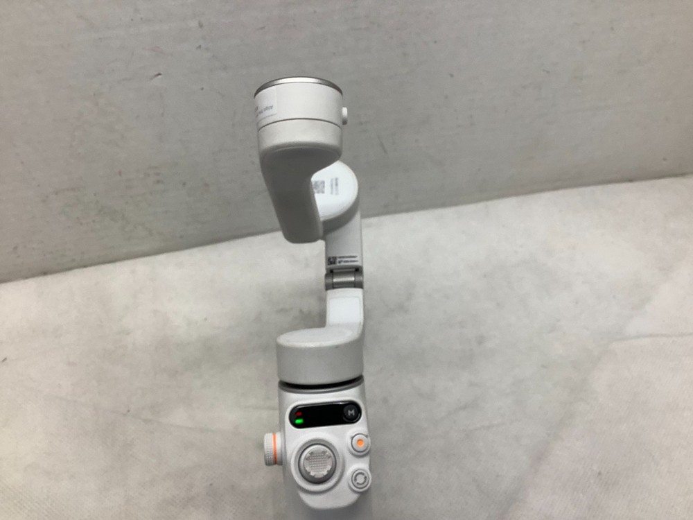 DJI Osmo Mobile 6 Smartphone Stabilize OE200 power on