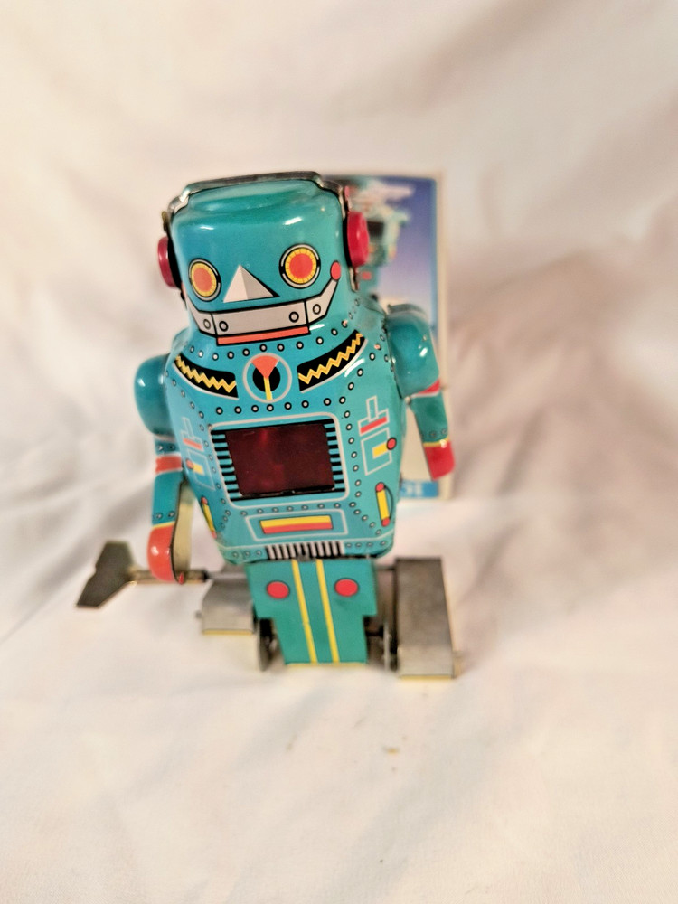 VINTAGE SPARK ROBOT TIN ROBOT WITH BOX