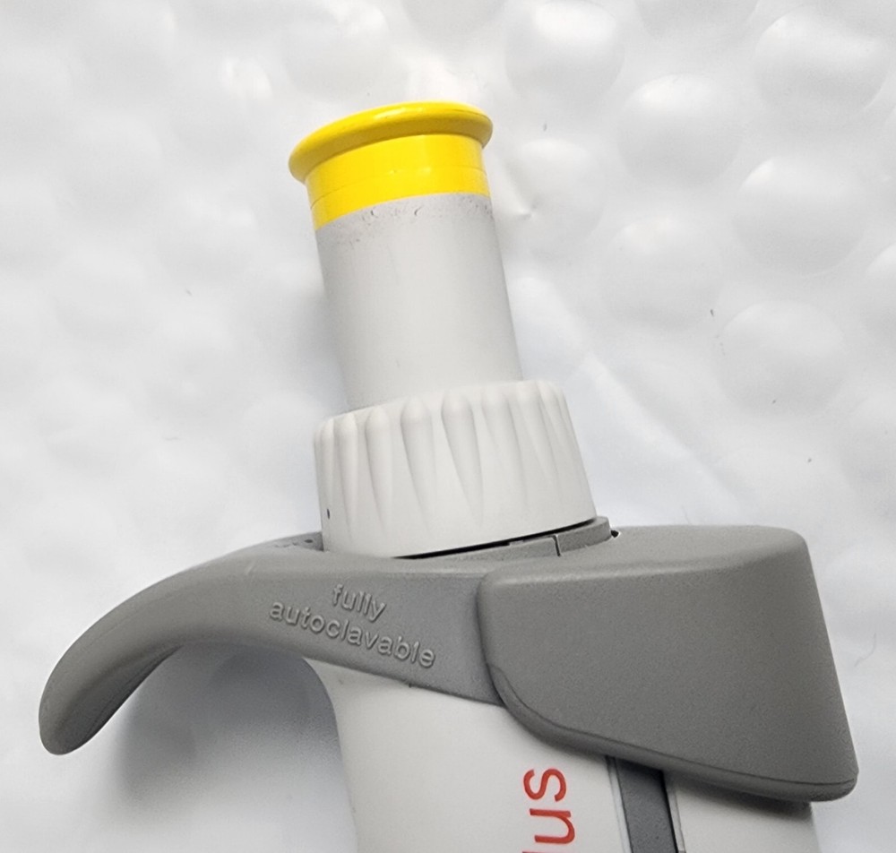 Eppendorf Research Plus Adjustable Volume, Single Channel Pipette, 10 - 100μL