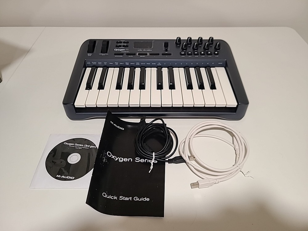 M-Audio Oxygen 25 3rd Gen 25-Key Keyboard Controller. A24