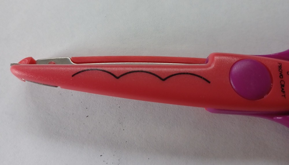 Provo Craft Paper Shapers Scissors #34-0033 with Tag - Wave Pattern