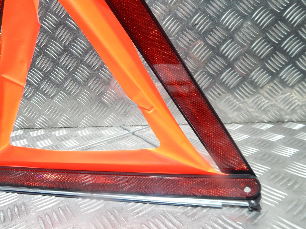 AUDI Q7 MK1 5DR 06-08 WARNING TRIANGLE