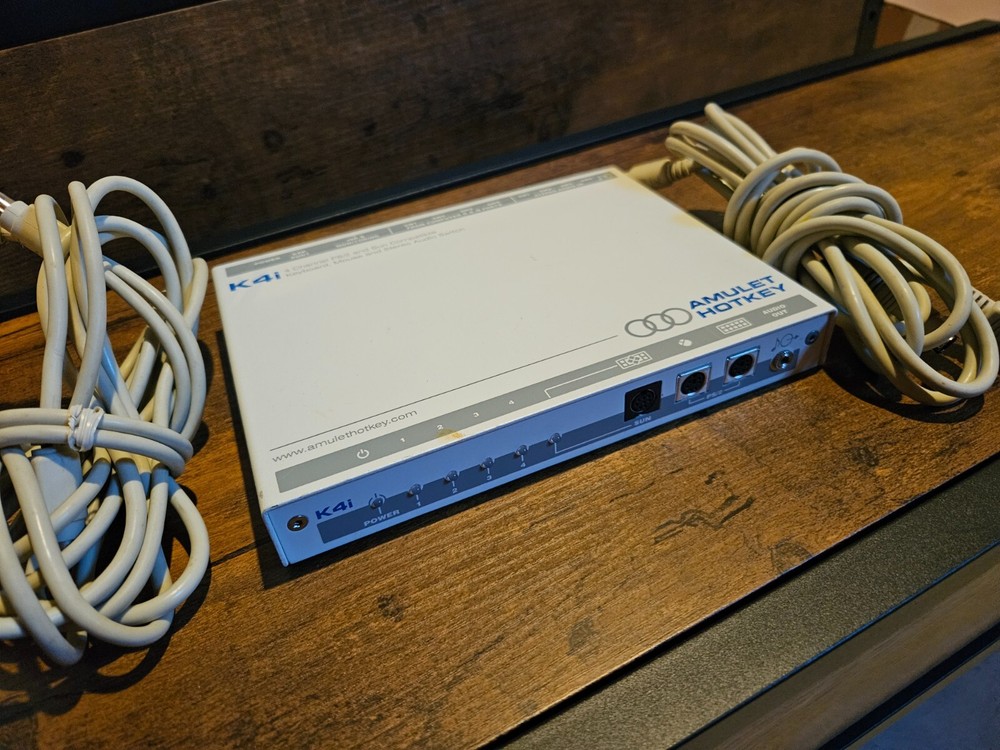 Amulet Hotkey K4i - Keyboard/Mouse/Stereo Audio Switch