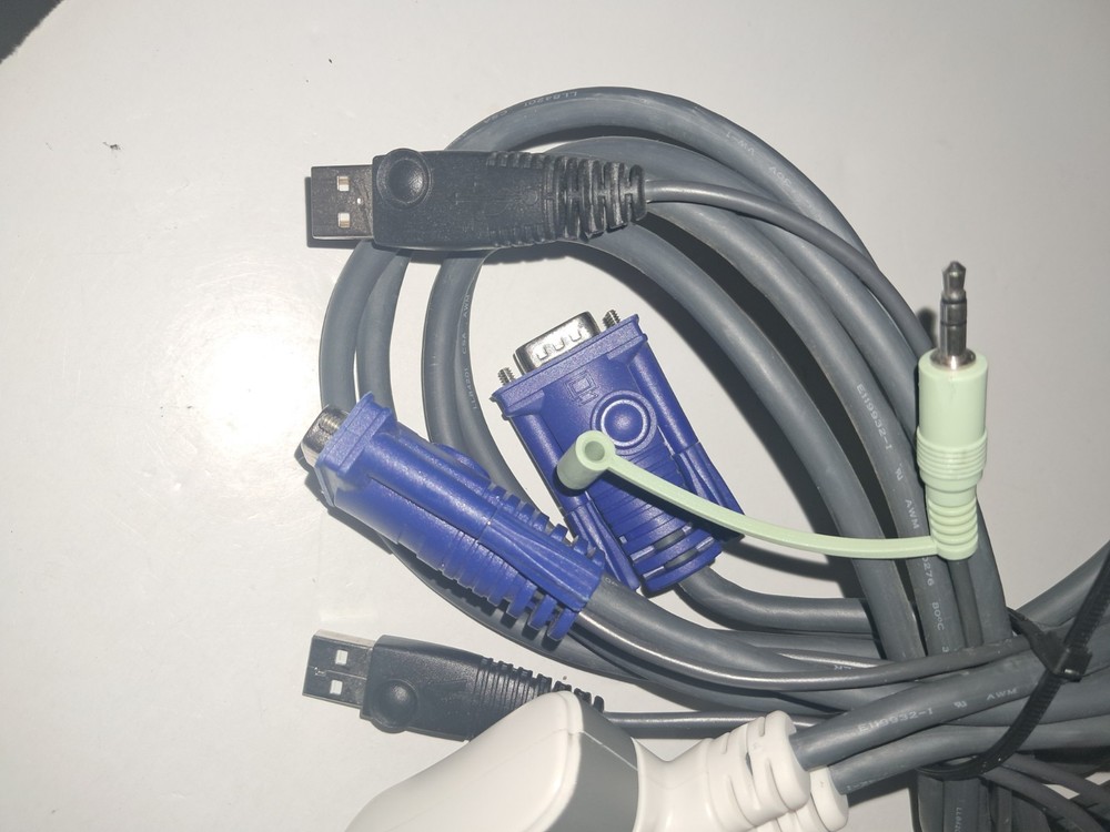 IOGEAR 2 Port USB Compact KVM Switch Box with Cables GCS632U