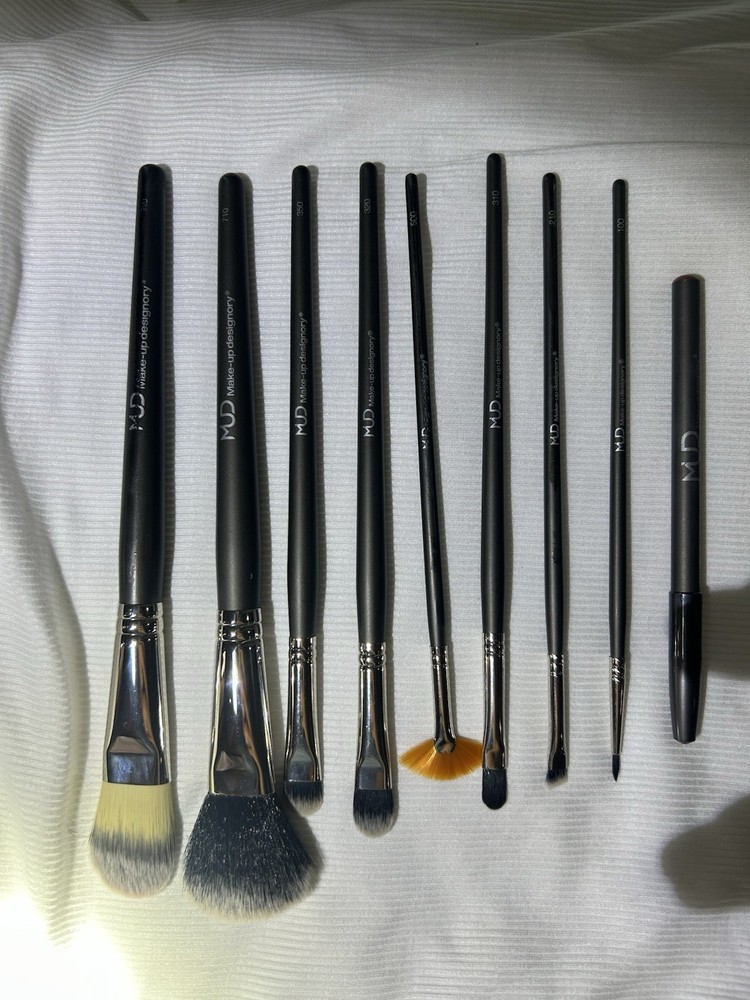 MUD Make-up Designory Multicolor Makeup Set Brushes Palette Lipstick Powder Puff