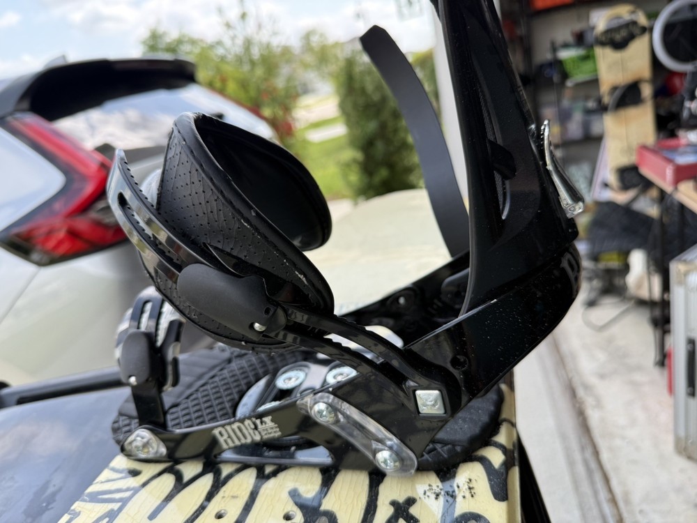 Ride LX Series Black Snowboard Bindings used