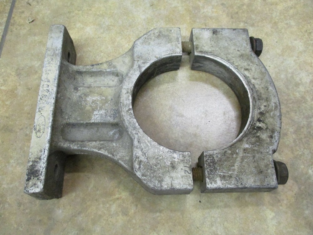 Ford D0HA-6028-V Bracket Engine Mount *USED*