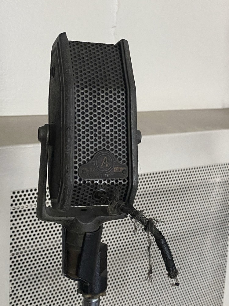 Vintage 1940's AMPERITE RAH RIBBON MICROPHONE. Untested