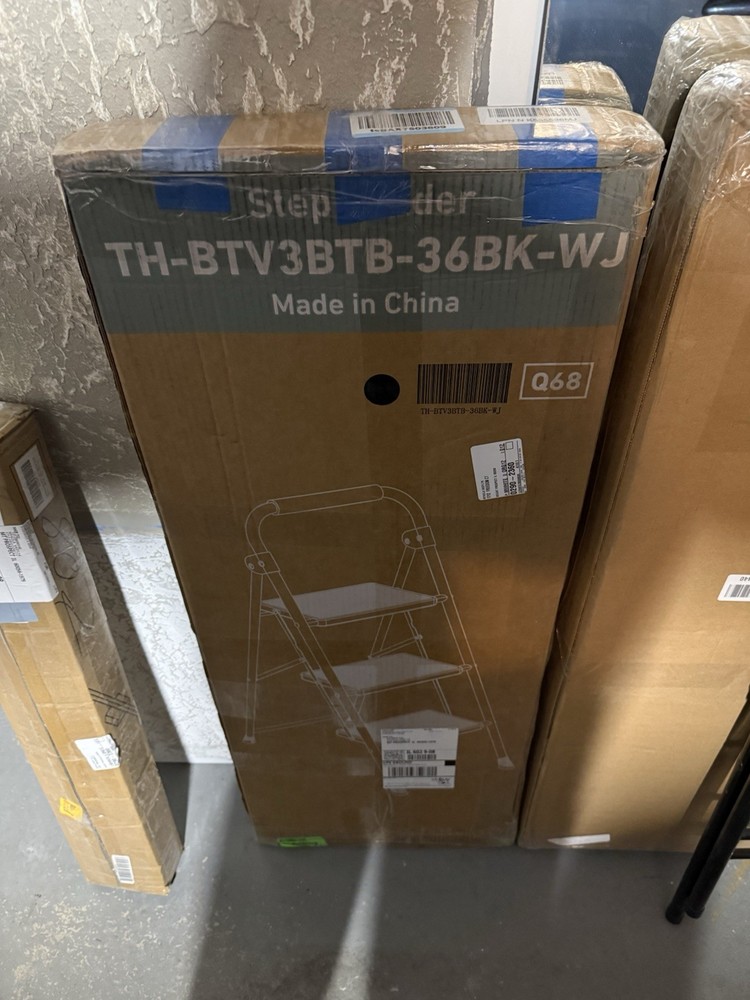3-Step Folding Step Ladder TH-BTV3BTB-36BK-WJ