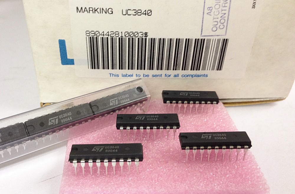 2 pieces UC3840N | PROGRAMMABLE OFF-LINE PWM CONTROLLER | DIP18 | STM