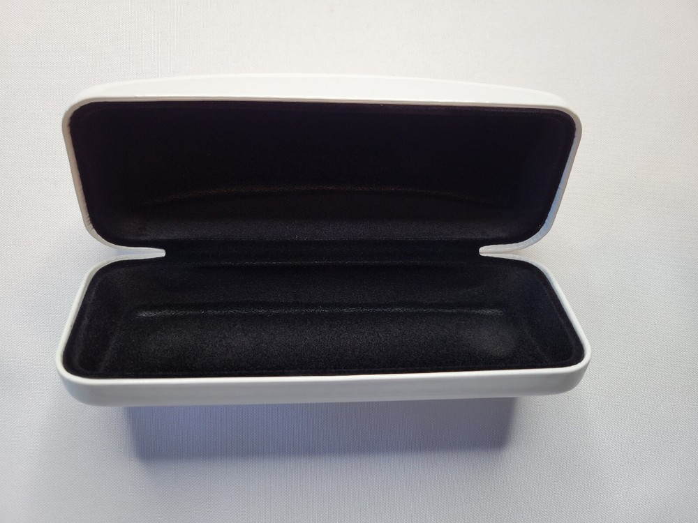 NINE WEST MEDIUM WHITE HARD SUNGLASS CASE