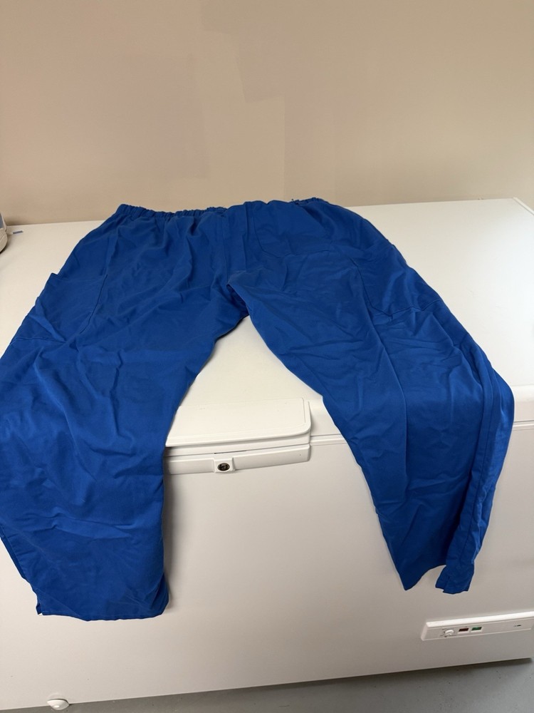 Scrubs Men’s size 2XL