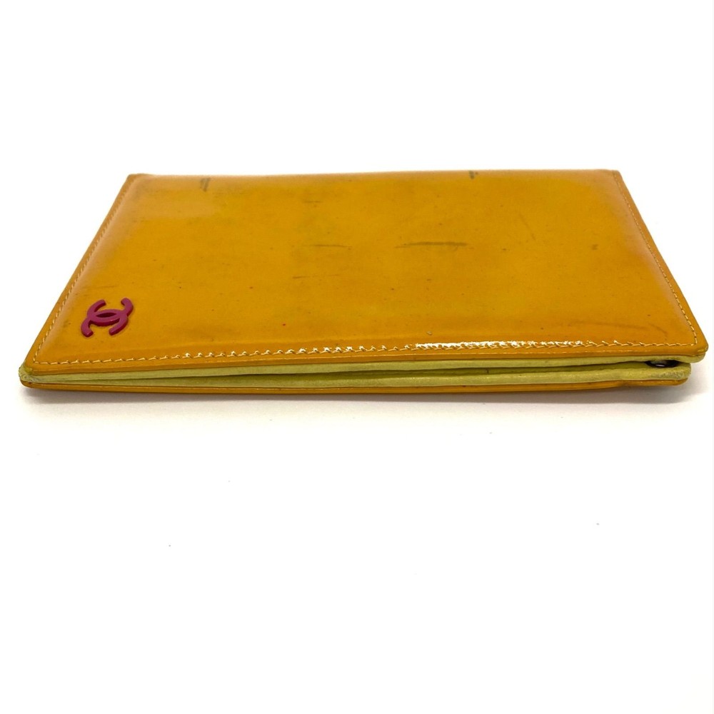 ◆CHANEL◆ Coco Mark Enamel Leather Card Case Yellow
