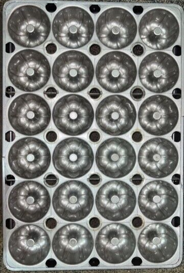 chicago metallic 24 mini bundt cake mold pan