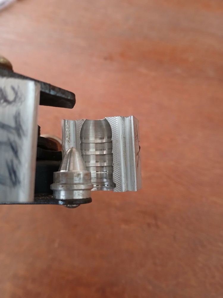 Lee Bullet Mold #90472 - NOS