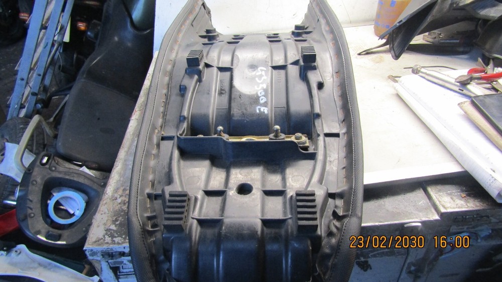 Suzuki gs500e 2004 seat