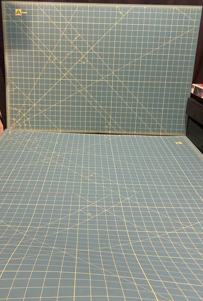 OLFA Continuous Grid Rotary Mat Set 3 Assorted Mats W Clips & Box  Lightly Used