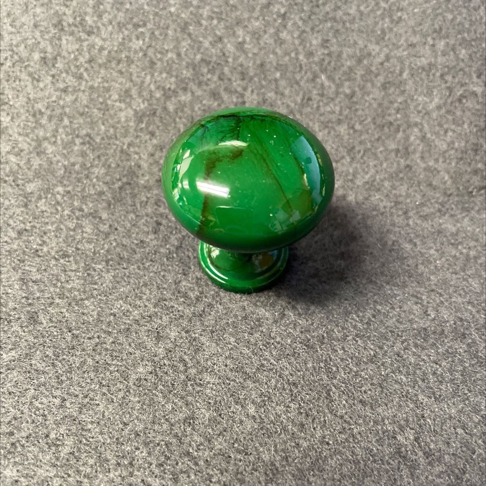 1-3/16" Marbleized Round Knob Green