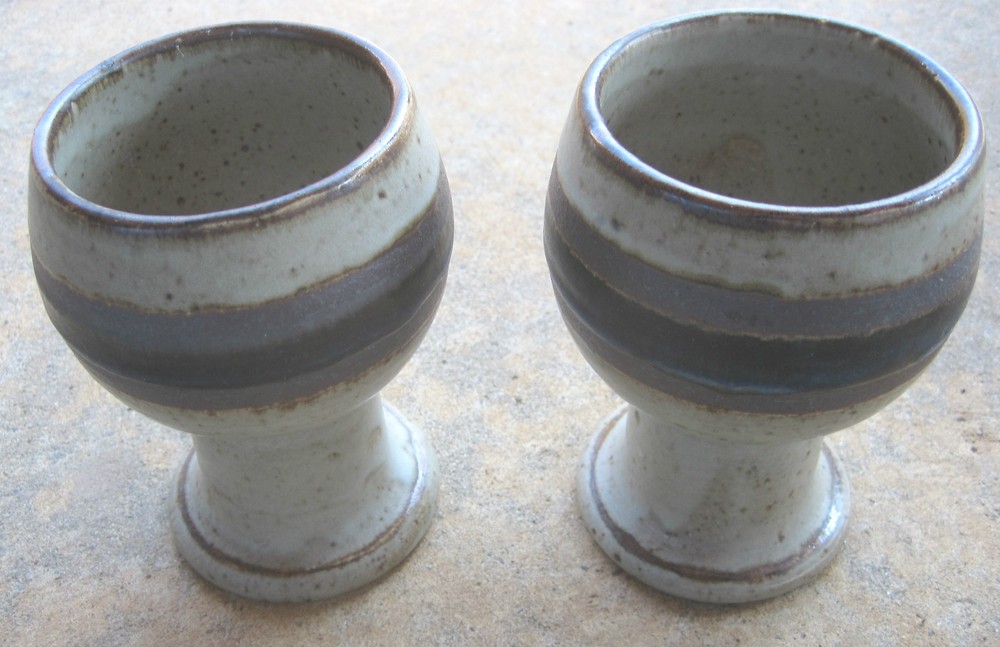 2 Gray cups, round, pottery,