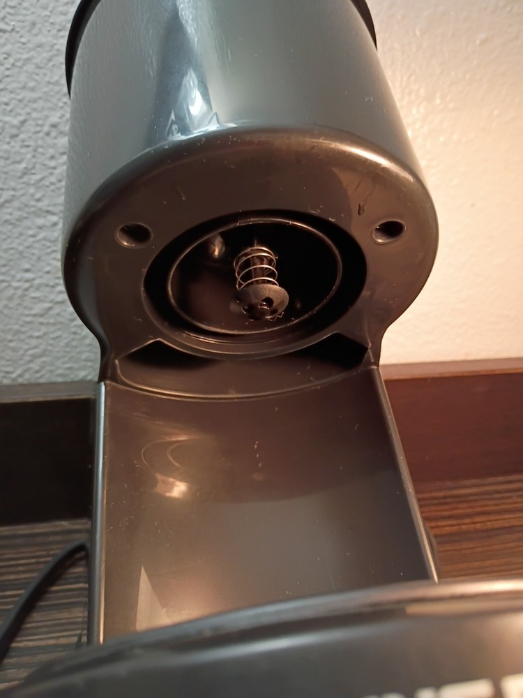 WARING PRO PROFESSIONAL QUALITY 4 CUP COFFEEMAKER WTCM16PC