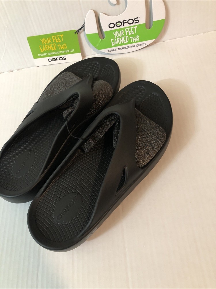 OOFOS ORIGINAL BLACK SANDAL M6W8