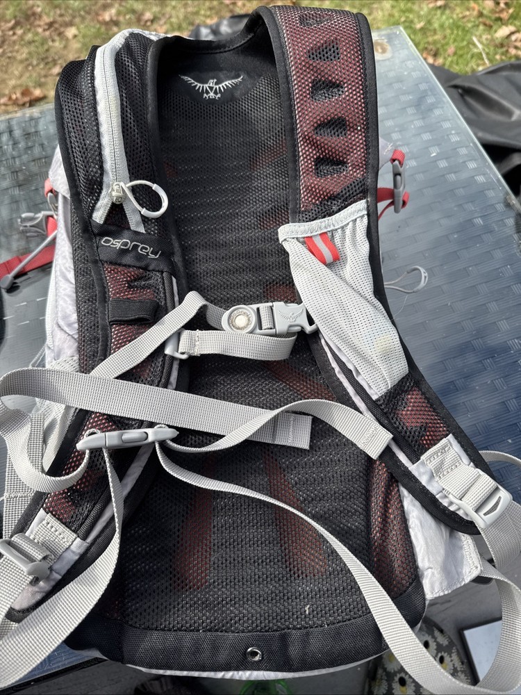 Osprey Verve 9 Hydration Backpack - Gray Orange. Good Condition