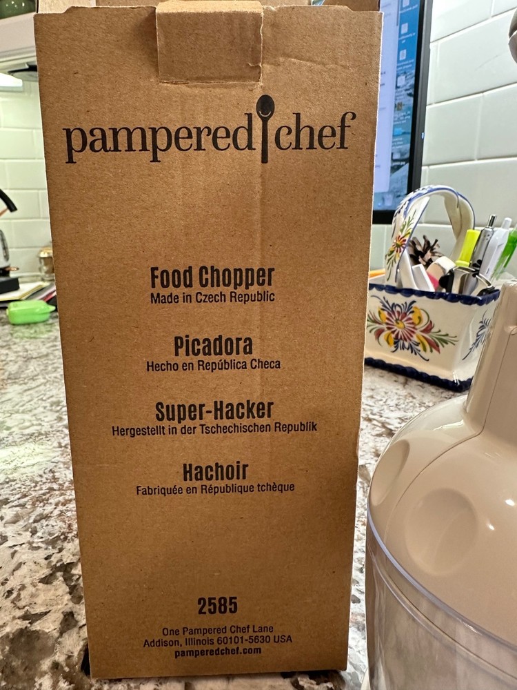 Pampered Chef Food Chopper (Top-Down Push Function) White - #2585