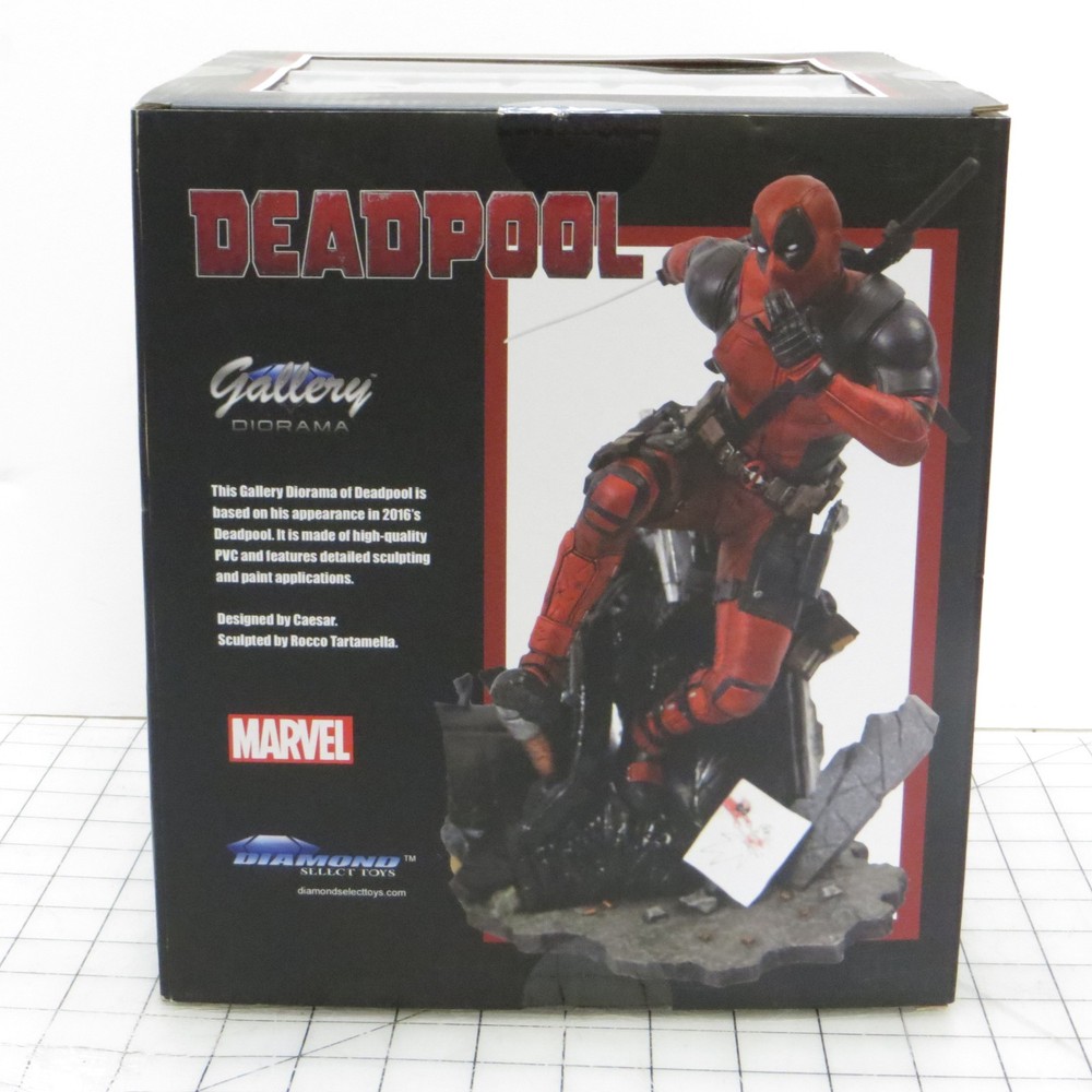 Deadpool Diamond Select Gallery Diorama 9" Figure Walmart Exclusive Version