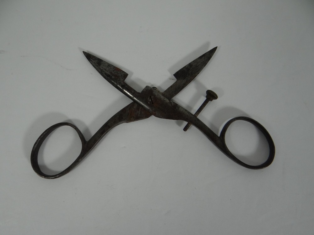 Vintage Buttonhole Scissors Jos. Bernard Sewing Tool