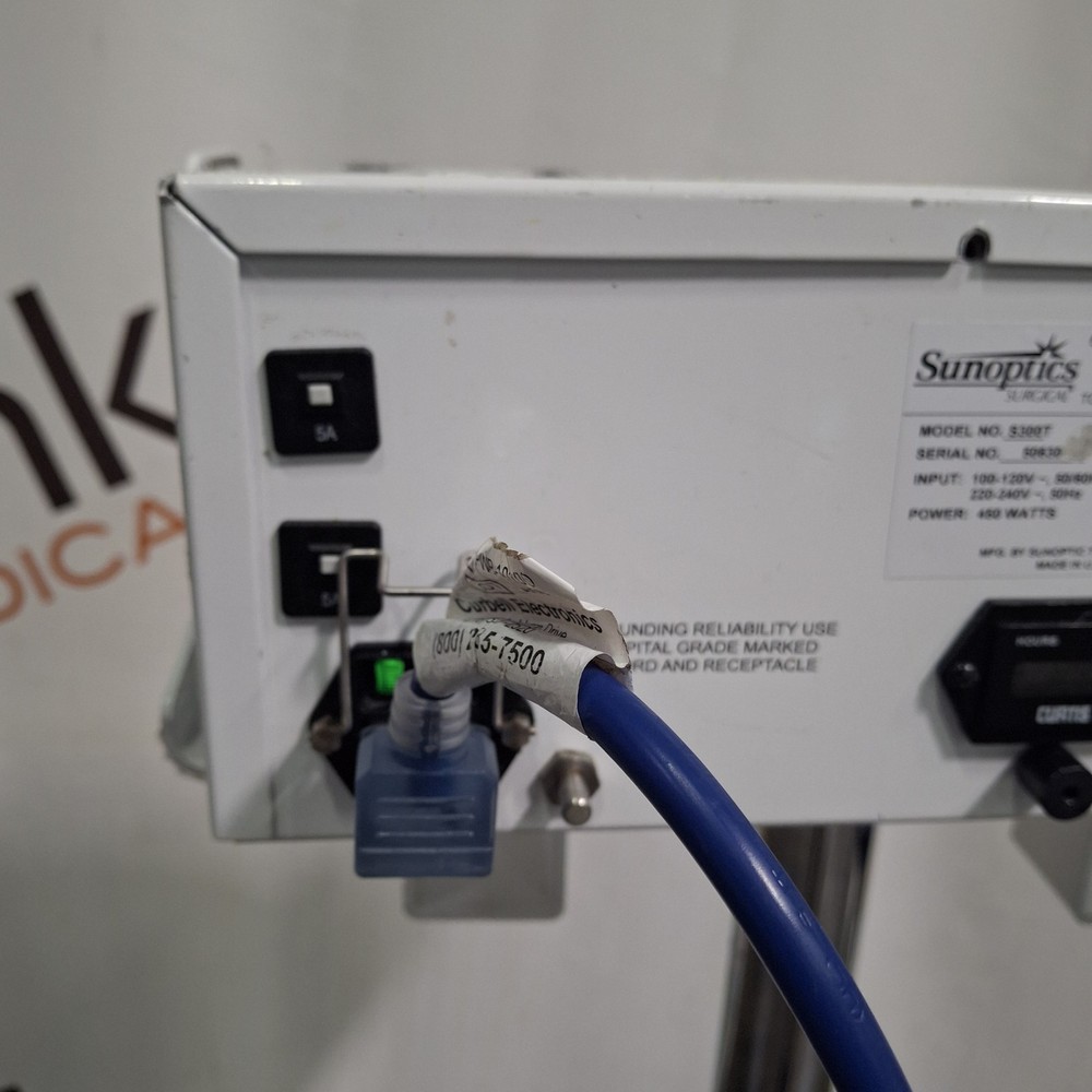 Sunoptics Surgical S300T Titan Light Source