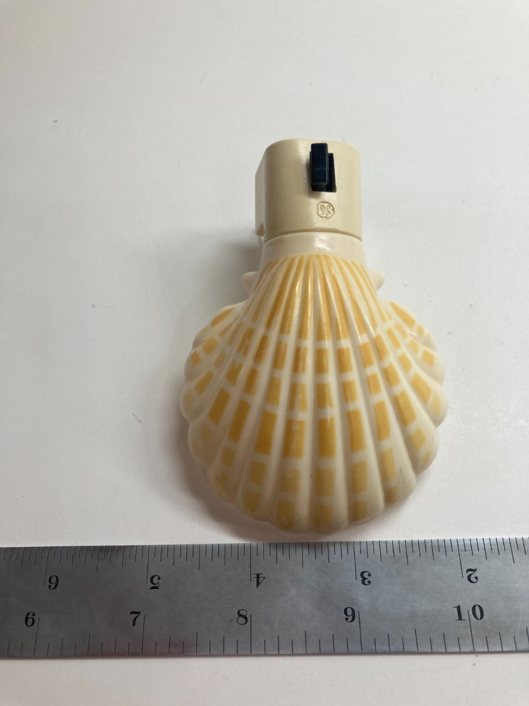 Seashell Shaped Night Light GE Plug in Beach Decor beige white