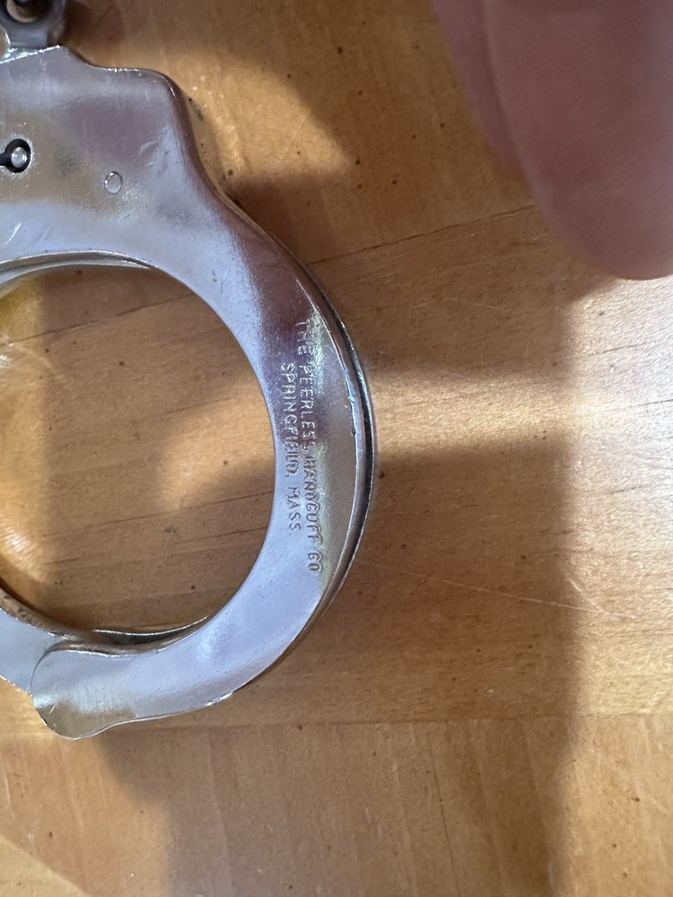 Peerless 4710 Chain Link Handcuff - Nickel Finish