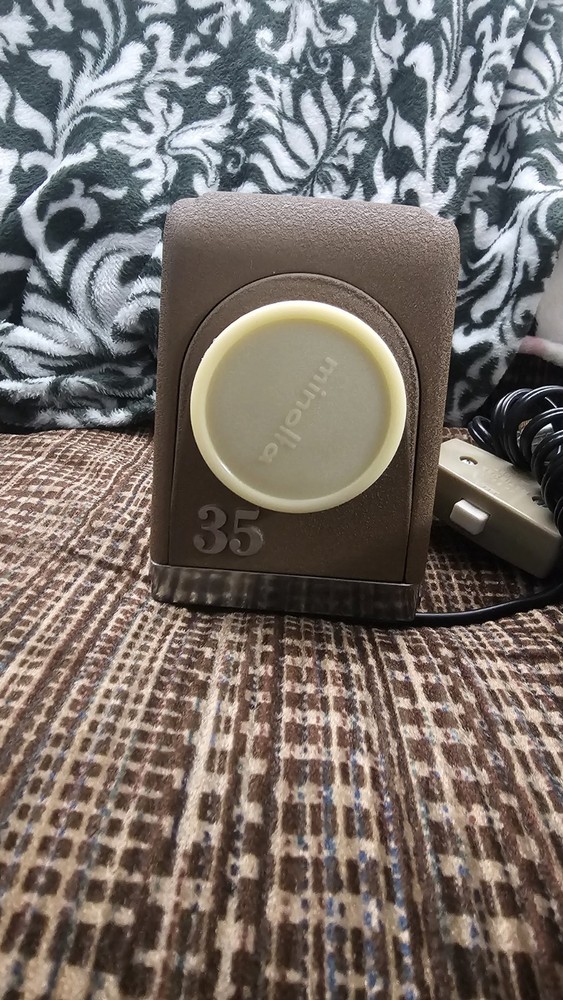 NEW Vintage Minolta MINI-35 Projector; Auto changer