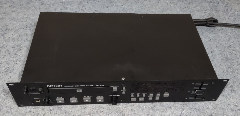 DENON DN-C635 RACK MOUNT CD/MP3 PLAYER-PLAYS-LOOKS NICE-EJECT BUTTON ISSUE