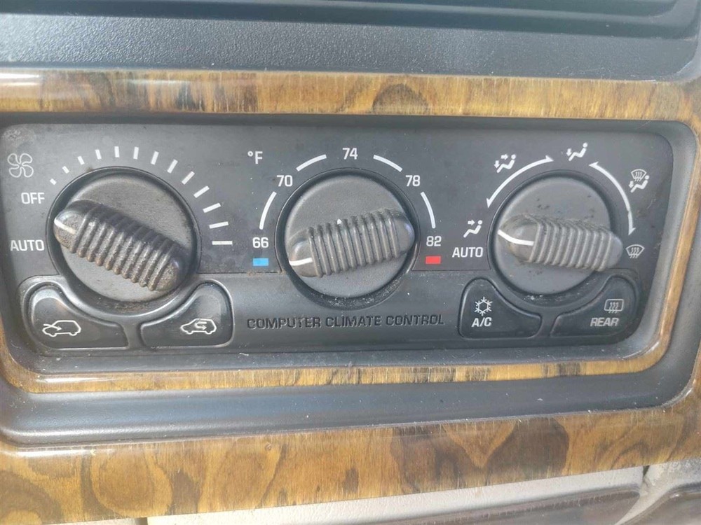 YUKON 2002 Fuse Box Cabin 6640