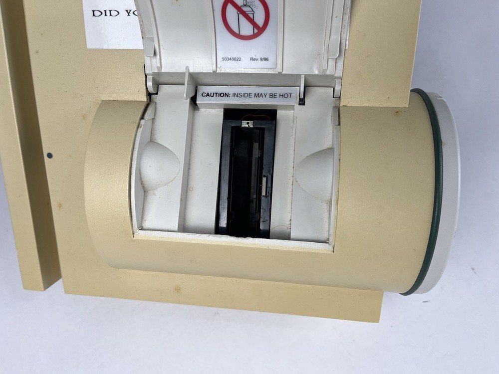 Bayer DCA 2000+ Hemoglobin Analyzer Model - 5031C - Powers On - READ