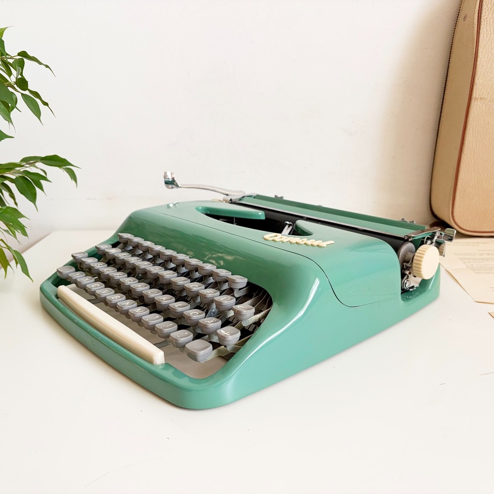 Working Consul 232 Typewriter | 1960s | Green | UPS Express