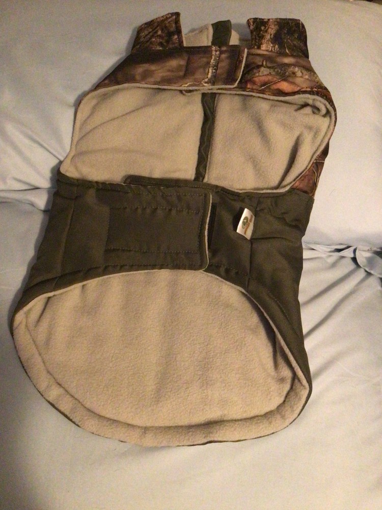 Mossy Oak dog jacket- Size Large- NEW WITHOUT TAGS