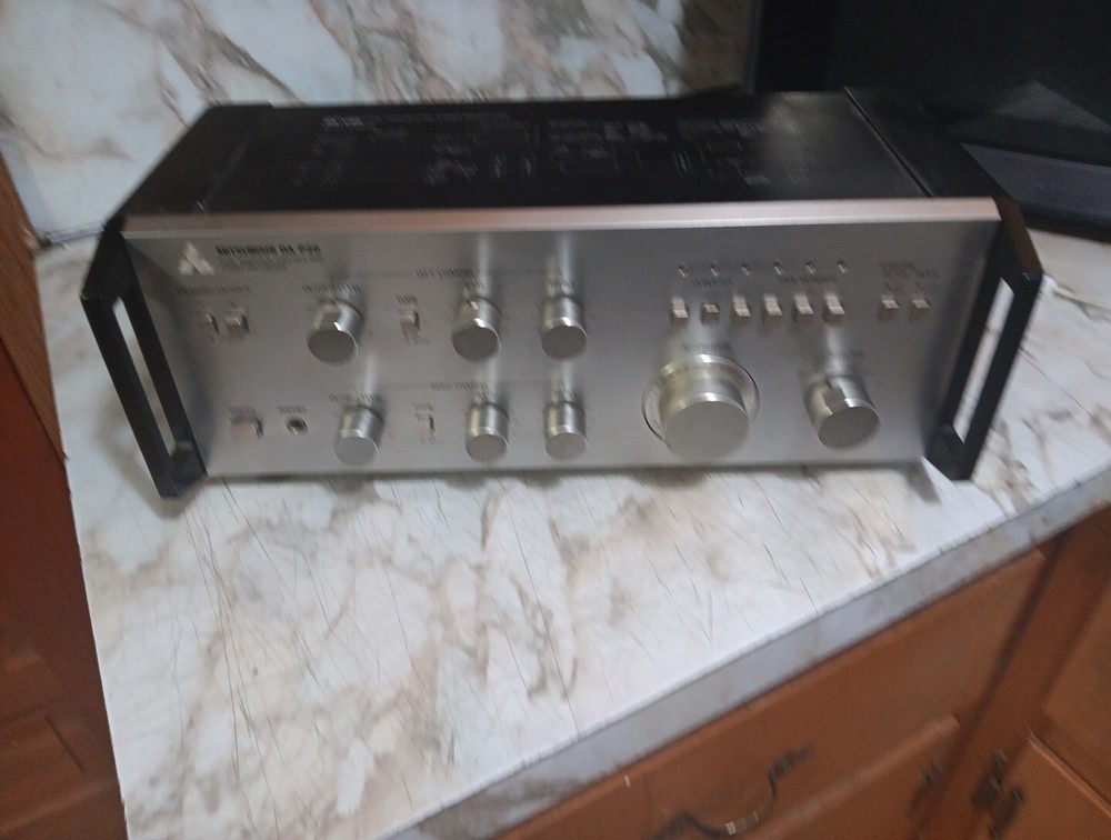 MITSUBISHI  DA-P20 PREAMPLIFIER