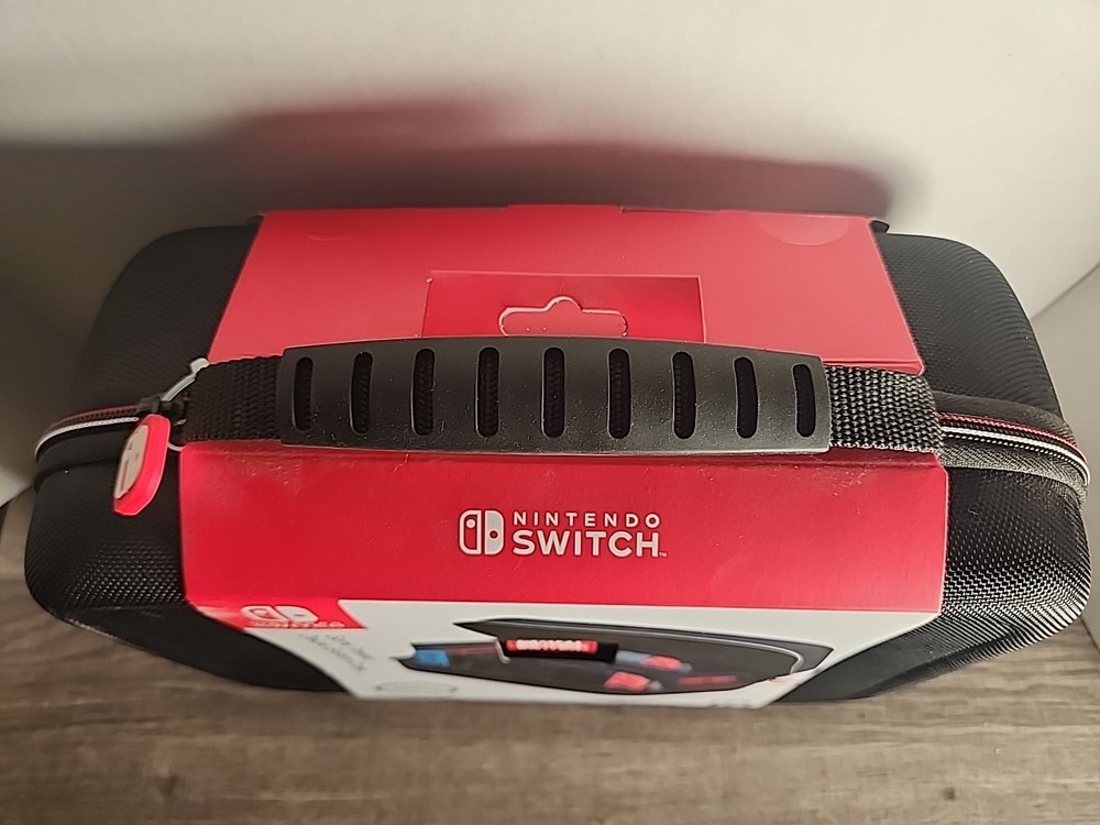 Nintendo Switch Game Traveler Deluxe System Case