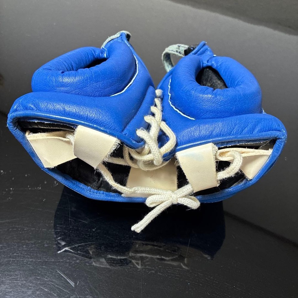Winning Boxing Headgear Blue Leather Used