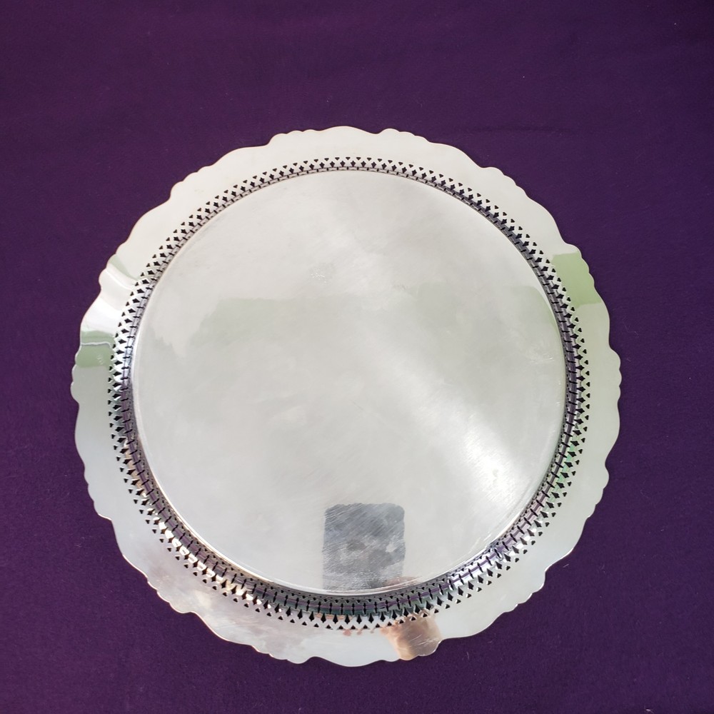Oneida Georgian Scroll Silverplate Pierced Round Tray 12.5" Original Box