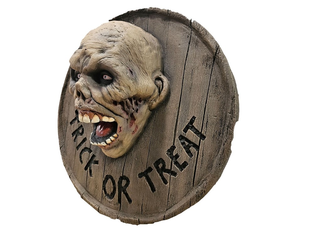 TRICK OR TREAT PLAQUE
