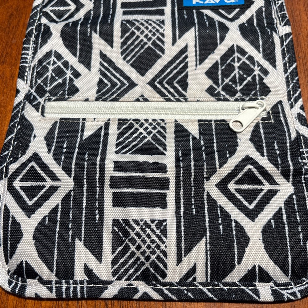 KAVU Big Spender Tri Fold Wallet-Pyramid Stacks Pattern-Geometric-Canvas