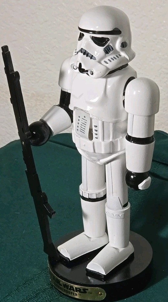 Stormtrooper Nutcracker W/Gun Kurt Adler Disney