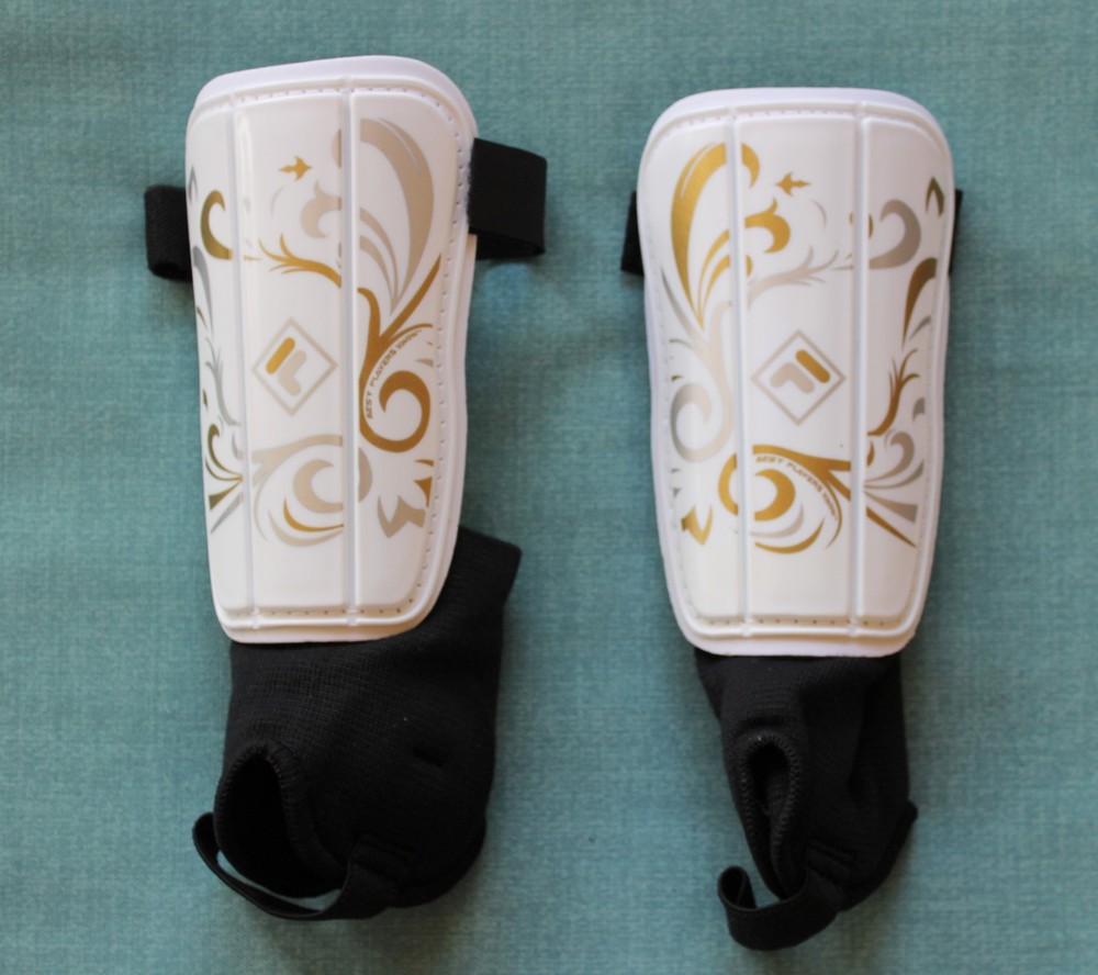 Fila Soccer Shin Guards White Black Small / Medium.