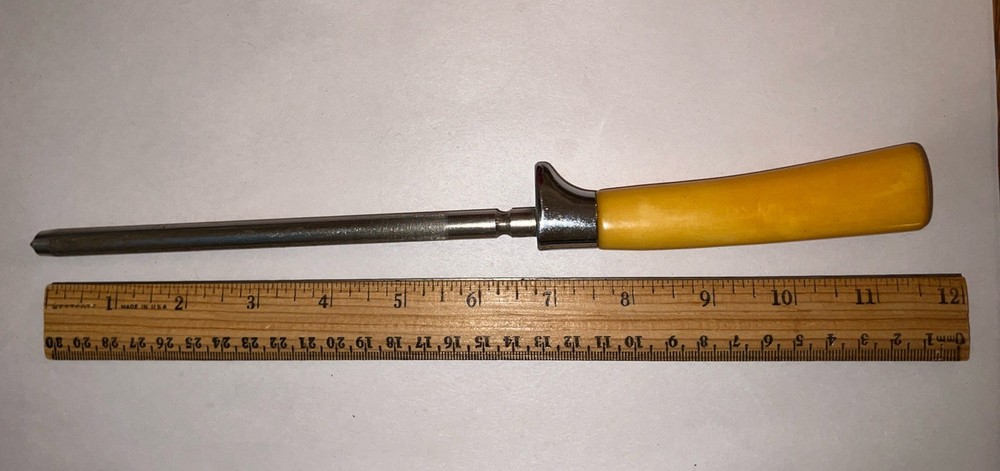 Yellow (Butterscotch?)(?Bakelite?) Handle Knife Sharpening Rod. VTG