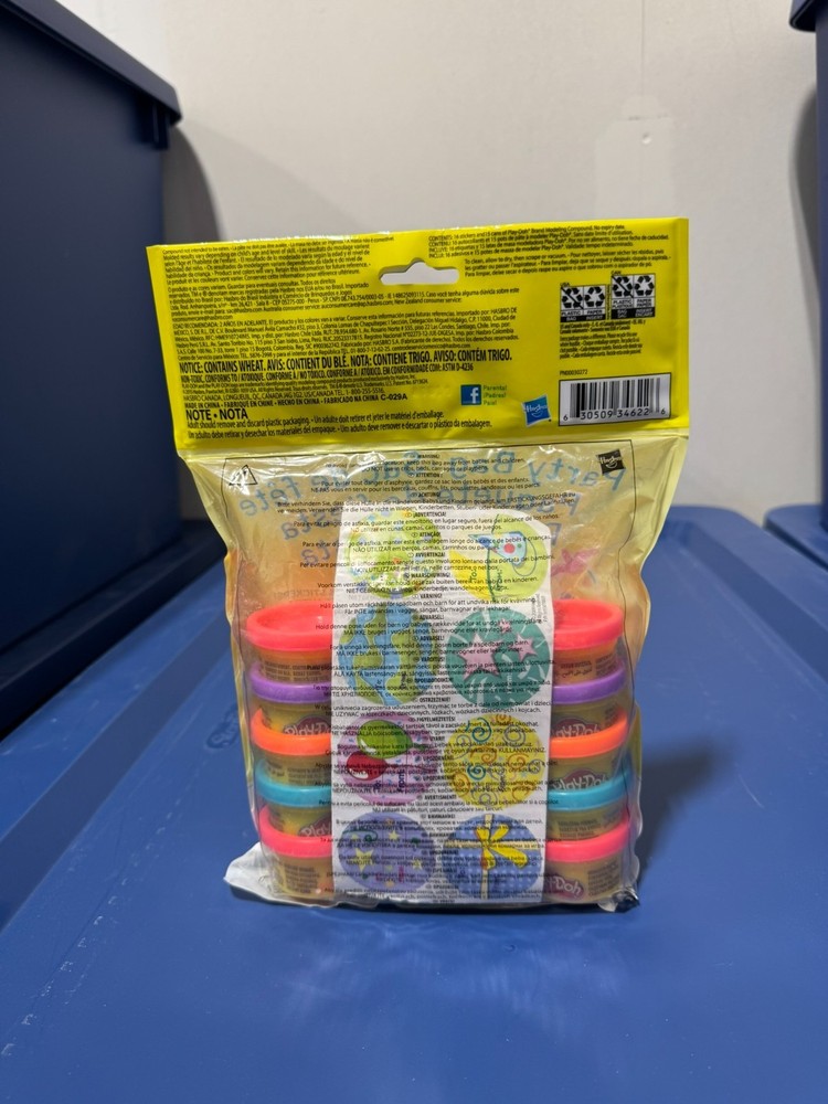 Play-Doh Party Bag Multipack 15-Piece Modeling Compound Set