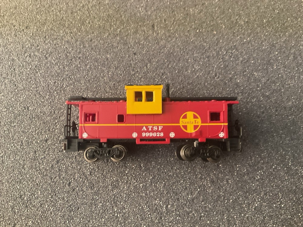 Bachmann N scale Yard Boss train set + EXTRA