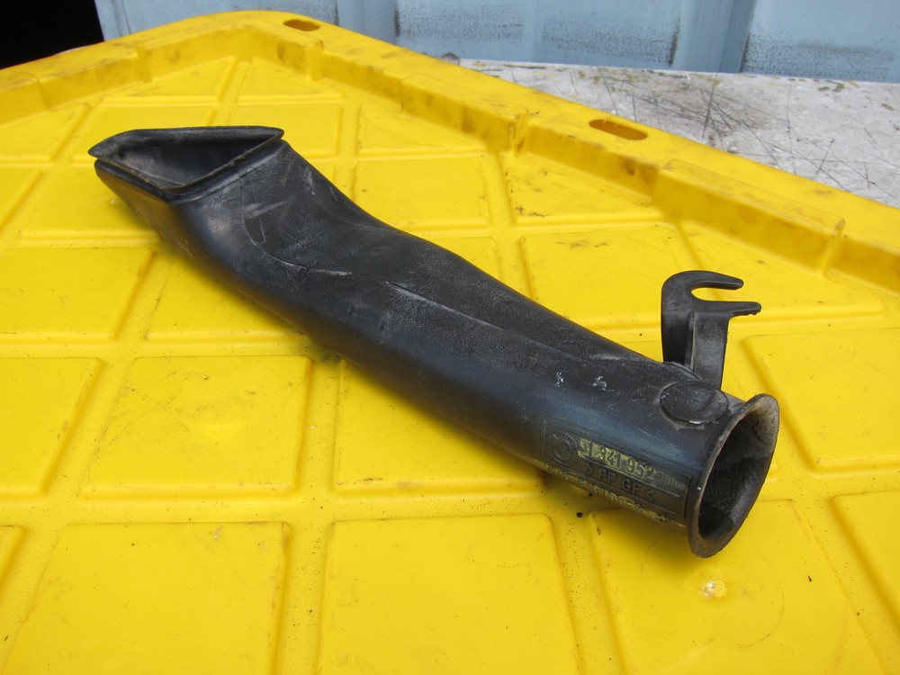 2001 BMW R1150RT-P OEM AIR INTAKE GUIDE